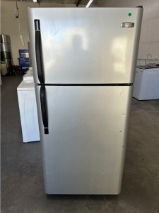 PRE-OWNED Frigidaire SATINA COLOR Top-Freezer Refrigerator 18CUFT. 
