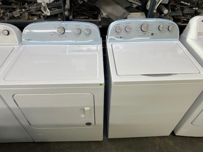 New-Whirlpool 3.8-cu ft High Efficiency Impeller and Agitator Top-Load Washer & Gas Dryer Set  