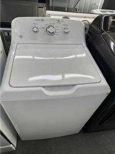 New-GE 4-cu ft Agitator Top-Load Washer (White)  Model #GTW325ASWWW