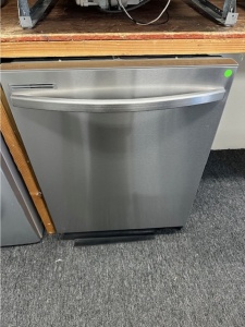 NEW-Samsung 24-in Top Control Built-In Dishwasher (Fingerprint Resistant Stainless Steel) 