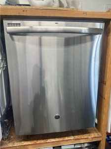 PRE-OWNED-GE-Dishwasher with Hidden Controls Model #: GDT530PSDSS